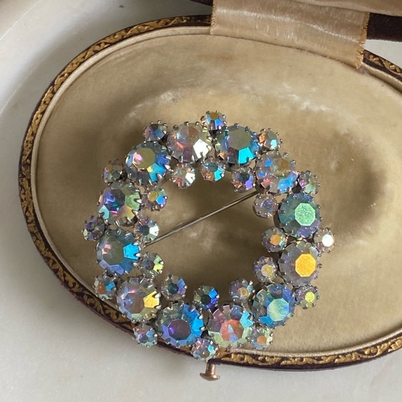 VINTAGE brooch - Picture 1 of 9